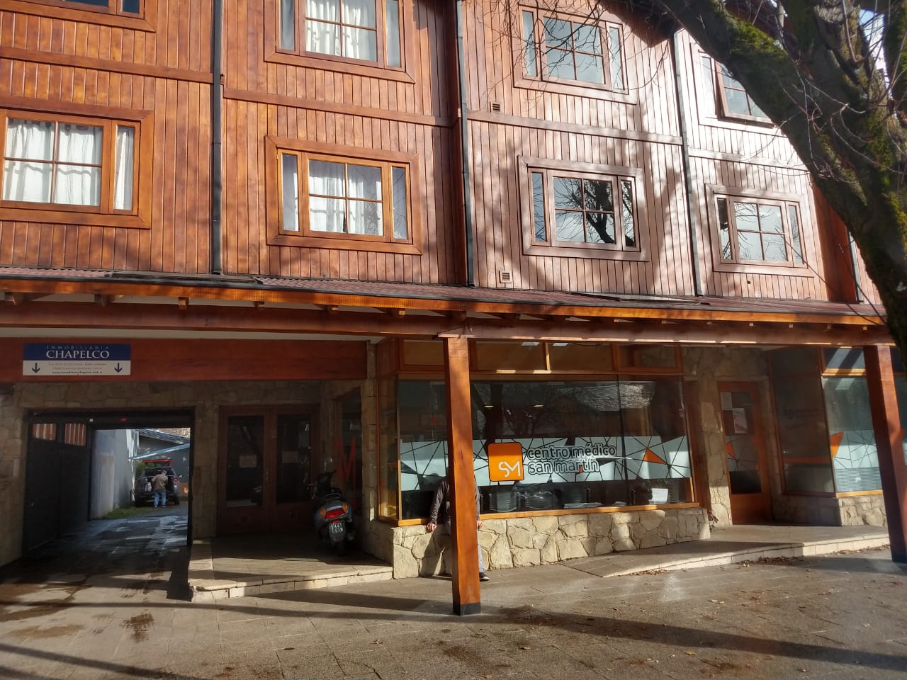 Frente Centro Médico San Martín